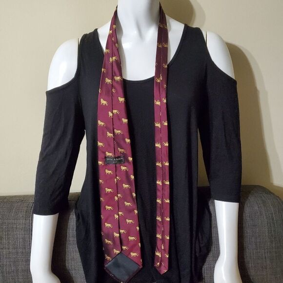 Into Africa Red & Yellow Lion Silk Tie - Picture 4 of 5